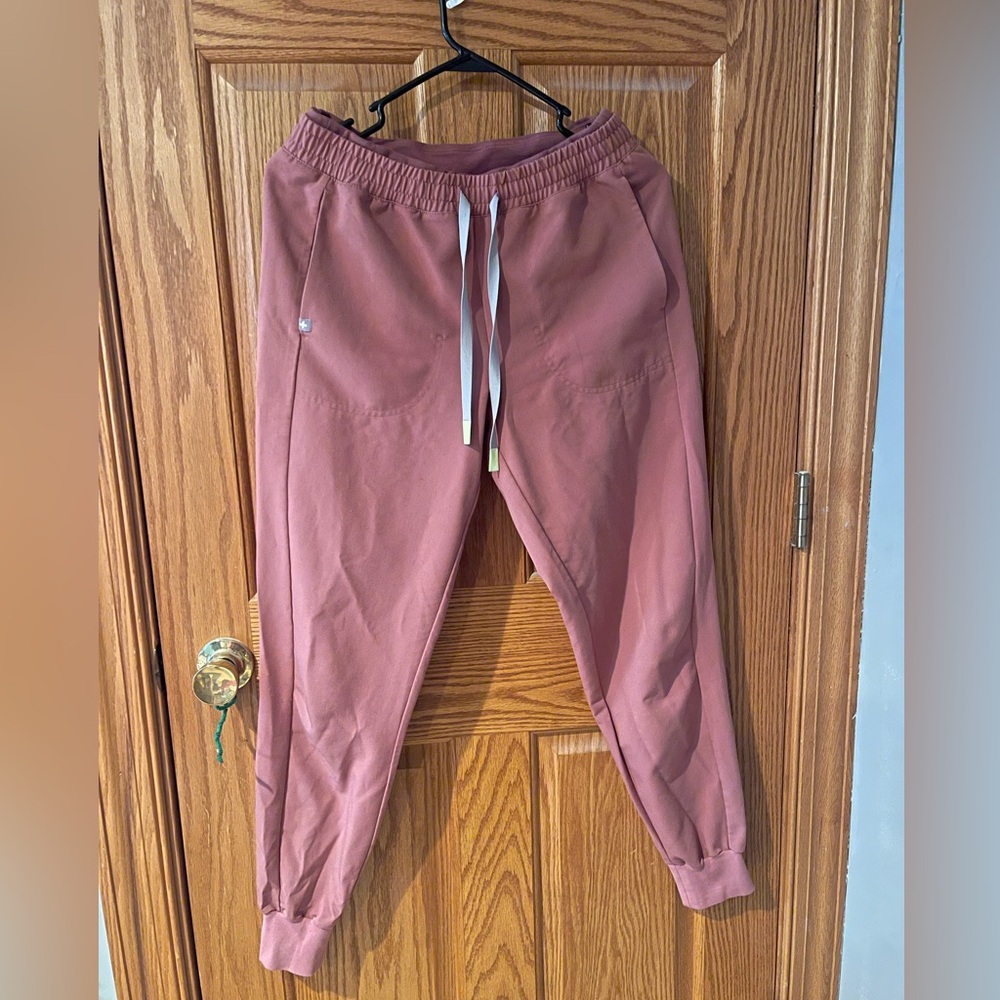 Figs Scrub SET Mauve w/ Mari Joggers